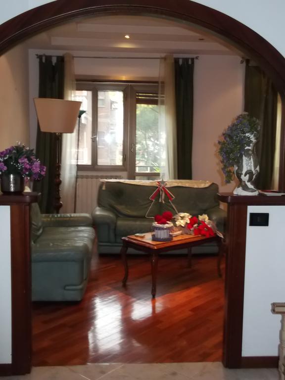 B&B Mary'S House Ciampino Bagian luar foto