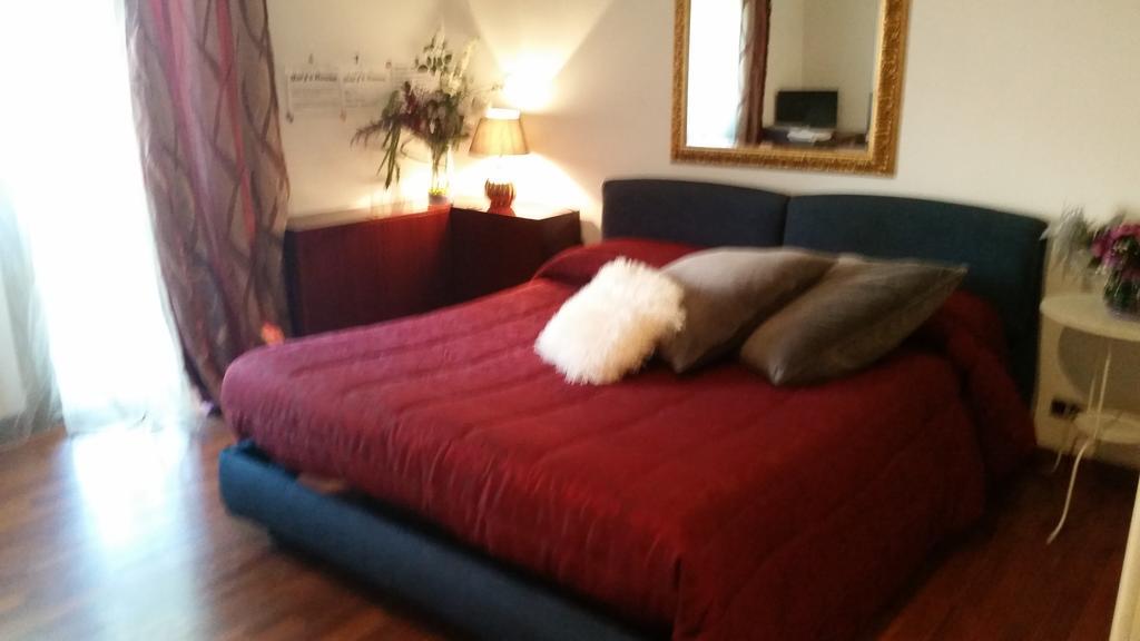 B&B Mary'S House Ciampino Bagian luar foto