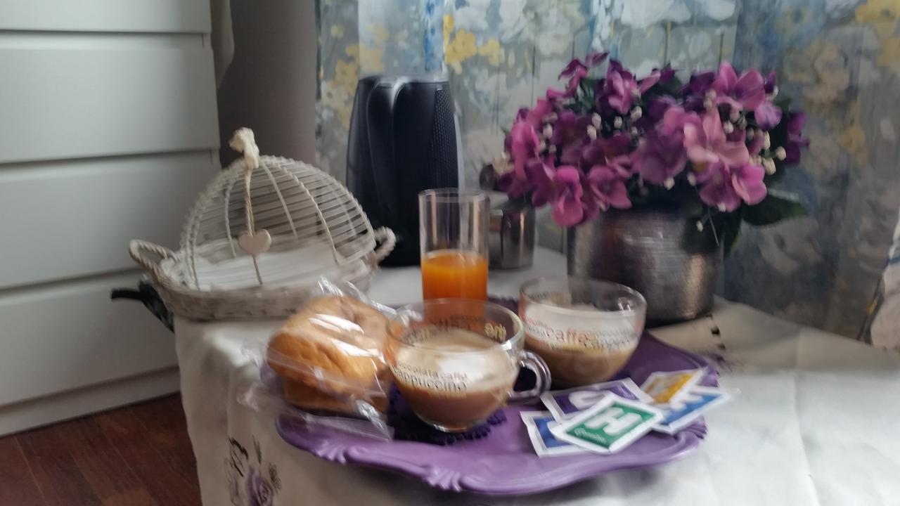 B&B Mary'S House Ciampino Bagian luar foto